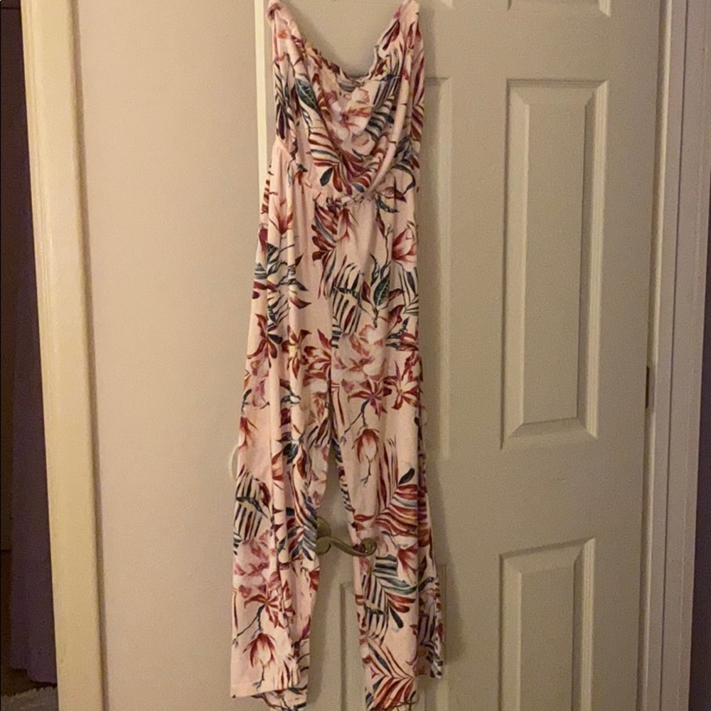 Size small jumpsuit flowy leg